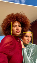 Fonctionnalité Cadre centré pour les photos mettant en évidence le visage de deux personnes