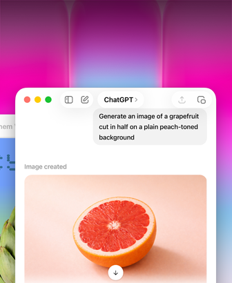 Écran de MacBook Neo, utilisation de ChatGPT pour générer une image de pamplemousse, la deuxième fenêtre montre une image d’artichaut sur un arrière-plan dégradé dans Keynote